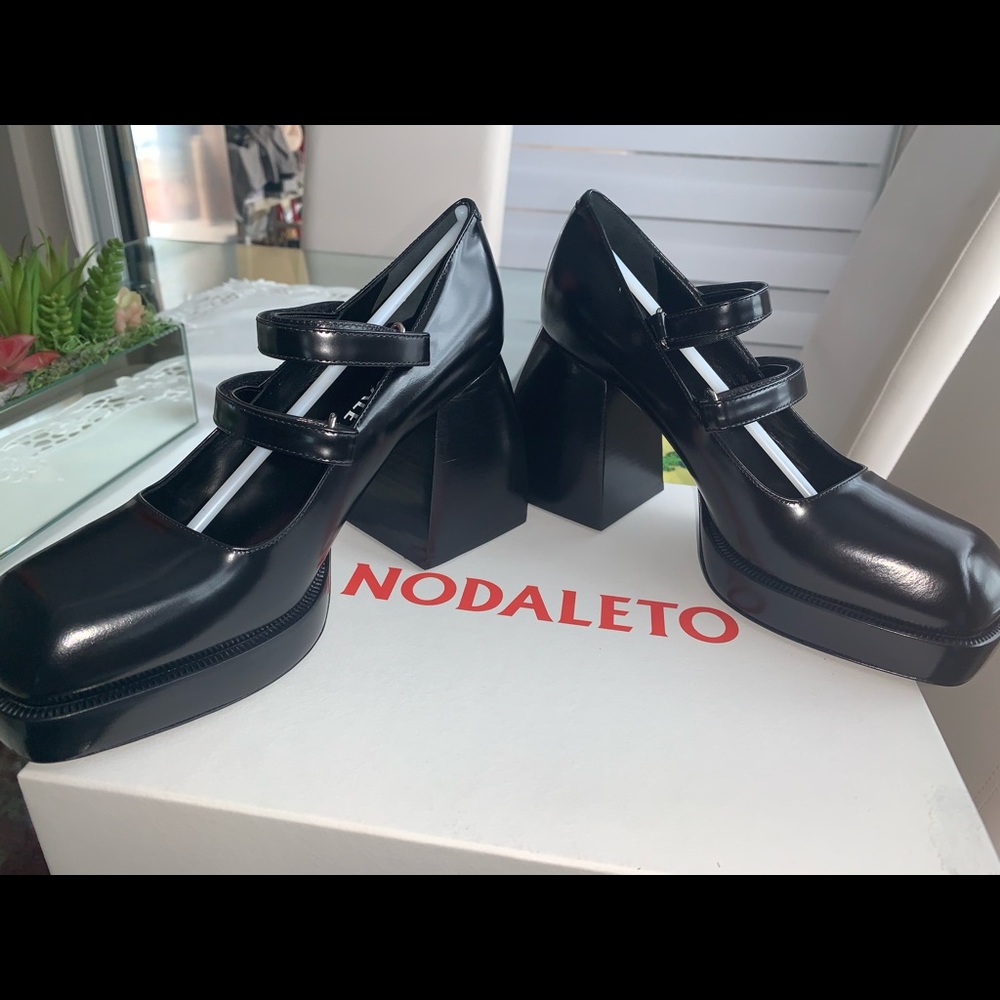 Nodaleto black glassed platforms